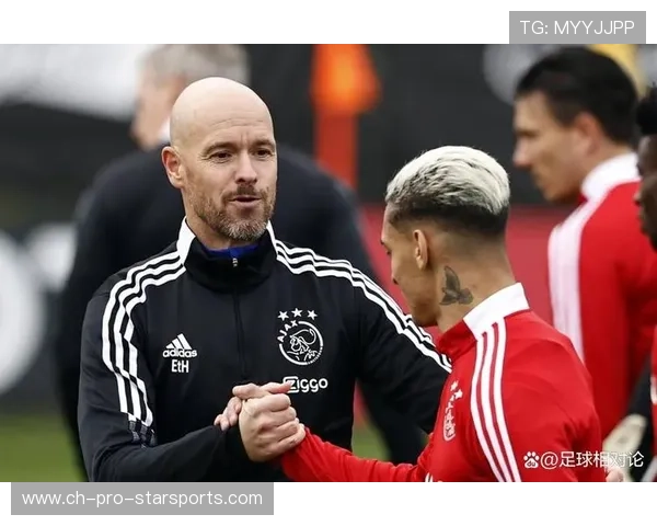 教练神秘受伤，滕哈赫俱乐部医生紧急介入