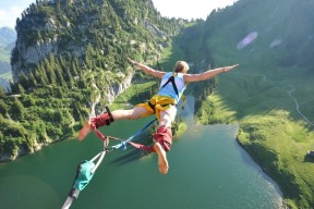 星空娱乐最新网址-季后赛“冷门”频现，谁能成为最大黑马？