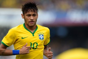 星空娱乐app-青少年运动员家庭支持项目助力成才道路，青少年运动员选材与培养